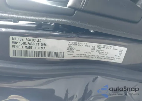 2020 Jeep Grand Cherokee Laredo E 4X4 from USA, damaged, VIN 1C4RJFAG9LC419986